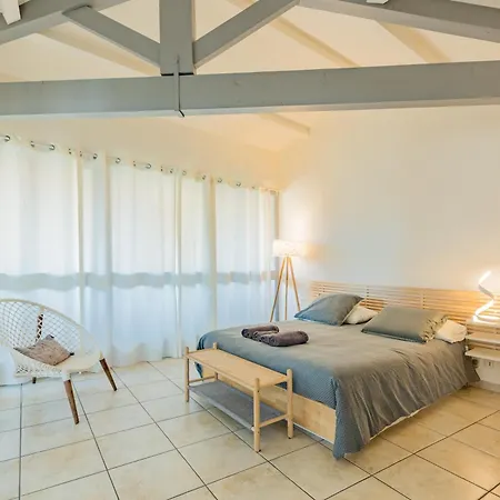 Celestin - Charming Historic Stone Duplex With Private Patio & Air Conditioning * Beziers