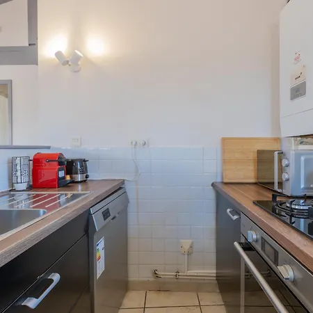 Celestin - Charming Historic Stone Duplex With Private Patio & Air Conditioning * Beziers