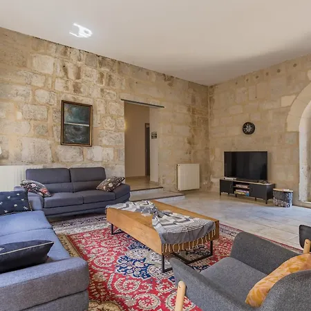 Celestin - Charming Historic Stone Duplex With Private Patio & Air Conditioning شقة بزييه