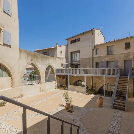 Celestin - Charming Historic Stone Duplex With Private Patio & Air Conditioning * Beziers